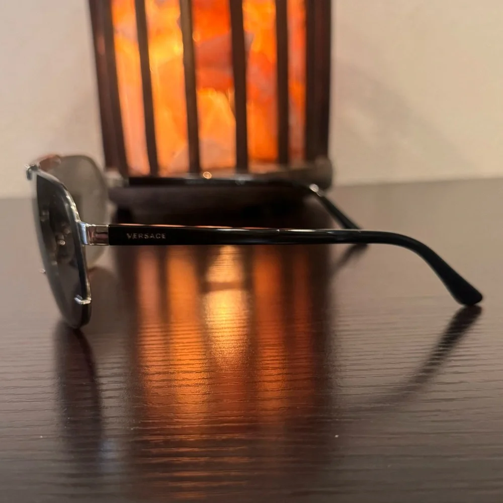 Versace Sunglasses 😎 - Picture 3 of 4